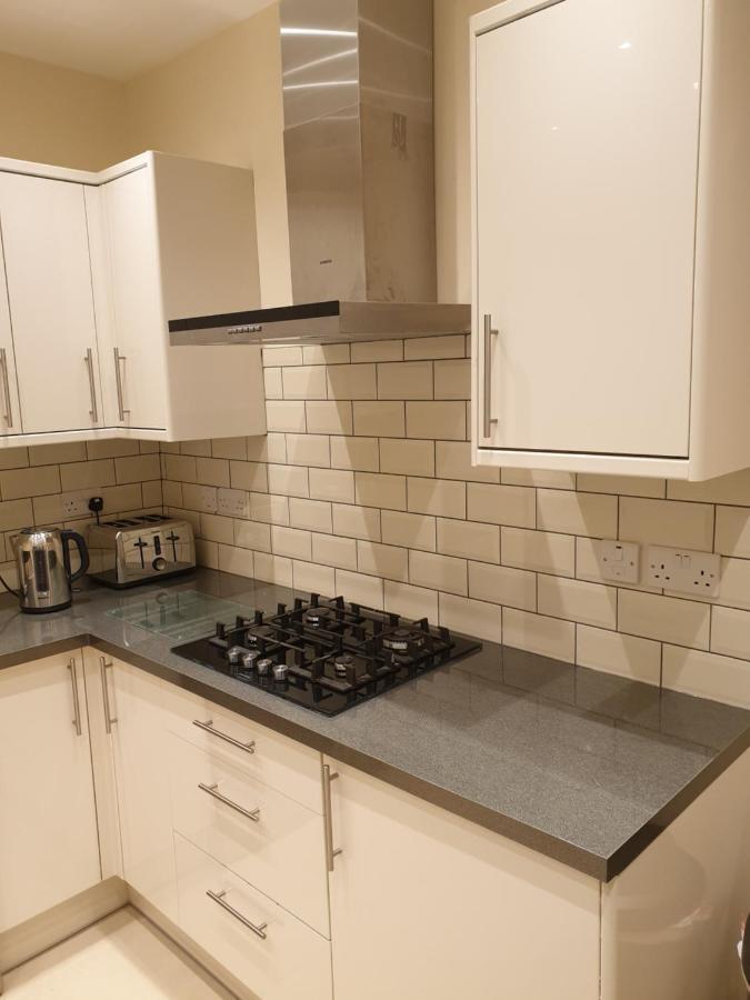 London Luxury Apartments 5 Min Walk From Ilford Station, With Free Parking Free Wifi Eksteriør billede