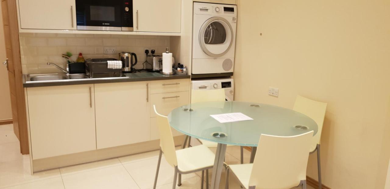 London Luxury Apartments 5 Min Walk From Ilford Station, With Free Parking Free Wifi Eksteriør billede
