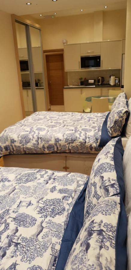 London Luxury Apartments 5 Min Walk From Ilford Station, With Free Parking Free Wifi Eksteriør billede