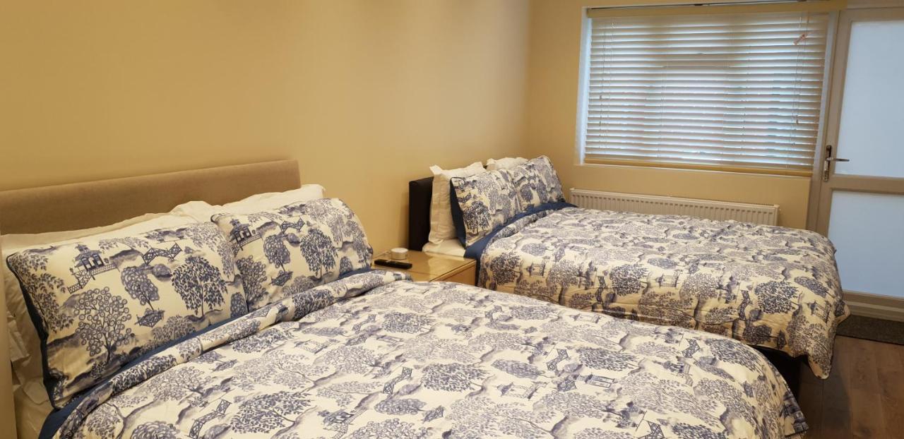 London Luxury Apartments 5 Min Walk From Ilford Station, With Free Parking Free Wifi Eksteriør billede