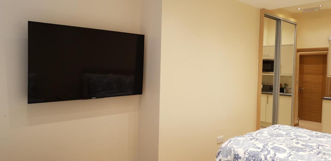 London Luxury Apartments 5 Min Walk From Ilford Station, With Free Parking Free Wifi Eksteriør billede