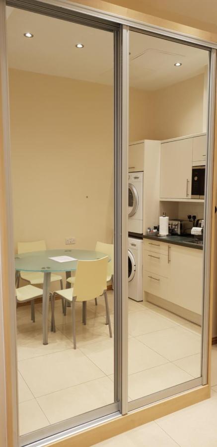 London Luxury Apartments 5 Min Walk From Ilford Station, With Free Parking Free Wifi Eksteriør billede