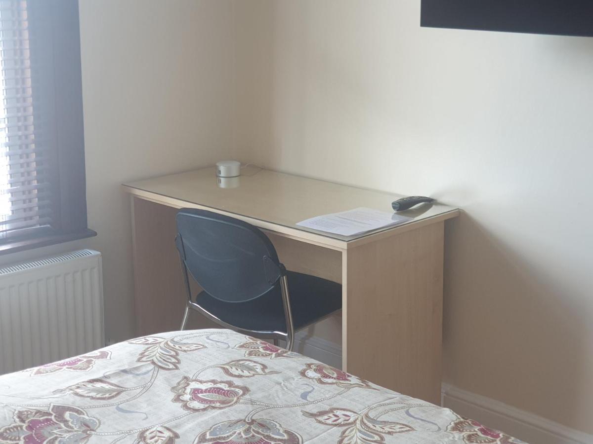 London Luxury Apartments 5 Min Walk From Ilford Station, With Free Parking Free Wifi Eksteriør billede