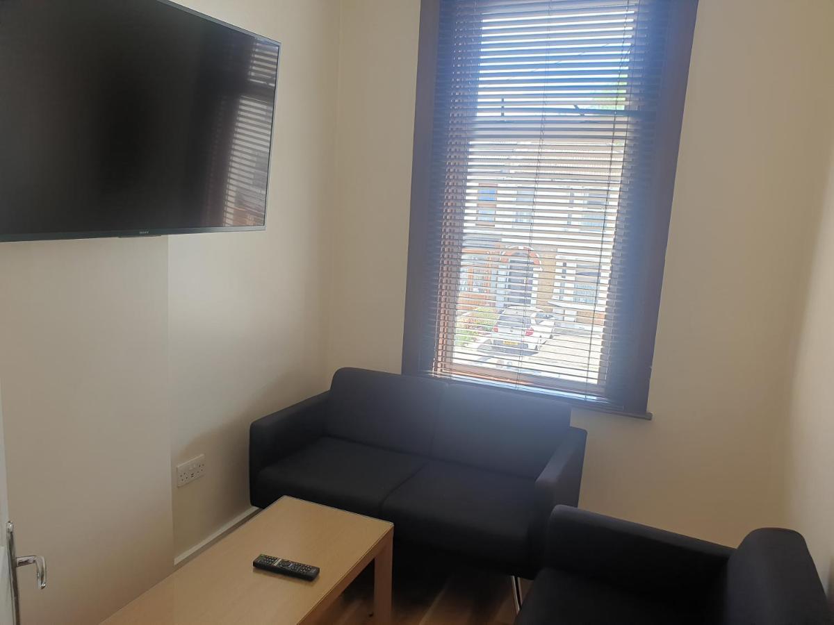 London Luxury Apartments 5 Min Walk From Ilford Station, With Free Parking Free Wifi Eksteriør billede