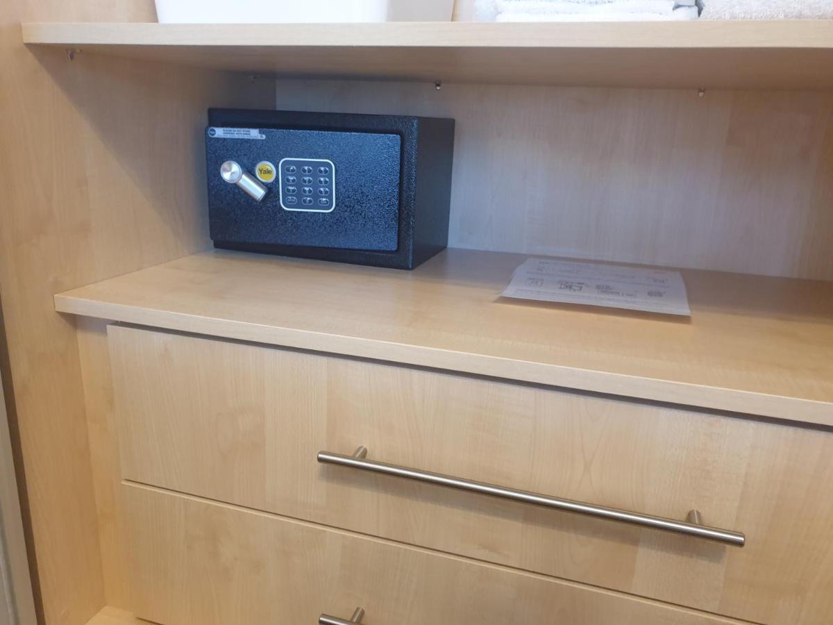 London Luxury Apartments 5 Min Walk From Ilford Station, With Free Parking Free Wifi Eksteriør billede