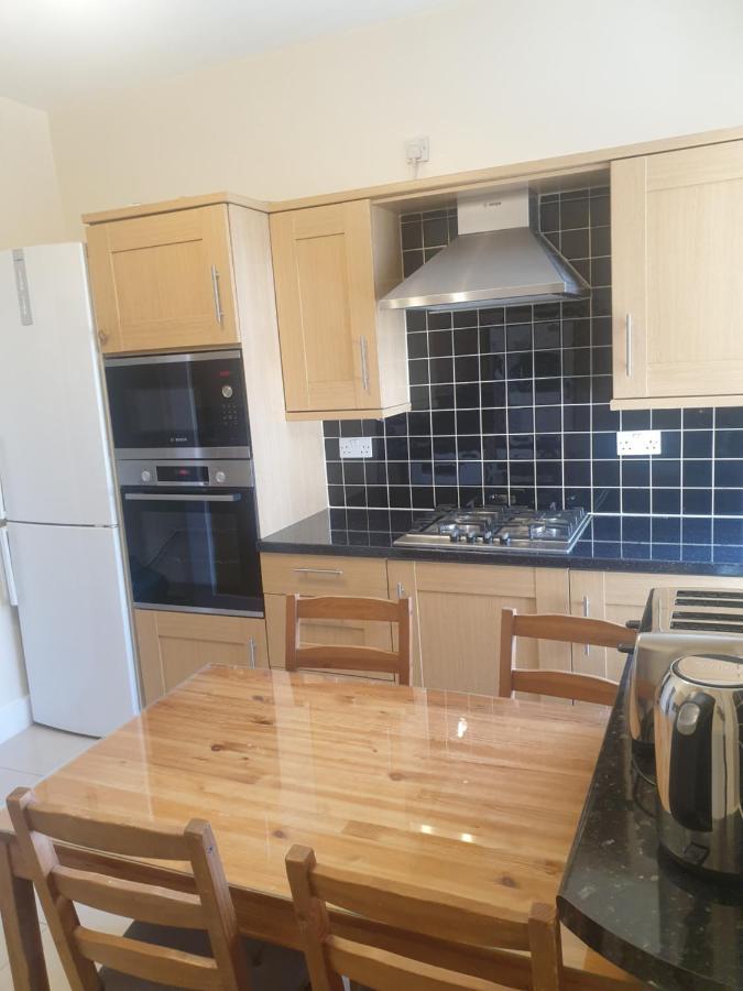 London Luxury Apartments 5 Min Walk From Ilford Station, With Free Parking Free Wifi Eksteriør billede