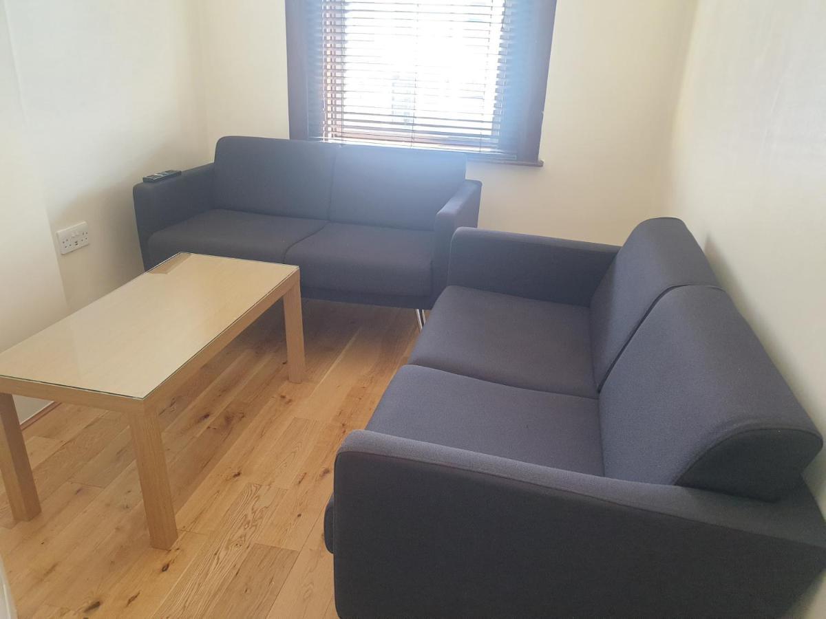 London Luxury Apartments 5 Min Walk From Ilford Station, With Free Parking Free Wifi Eksteriør billede